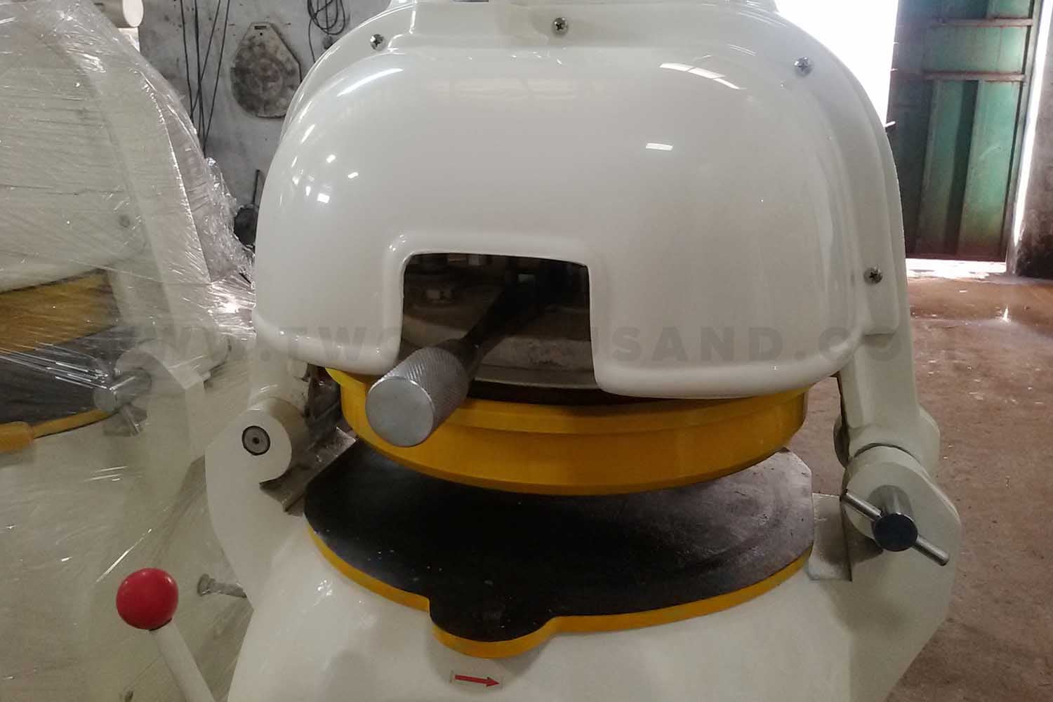 Semi-Automatic Dough Divider Rounder