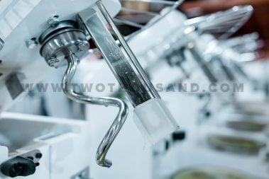 40 Liters Spiral Dough Mixer with Raising Head and Removable Bowl HS40T