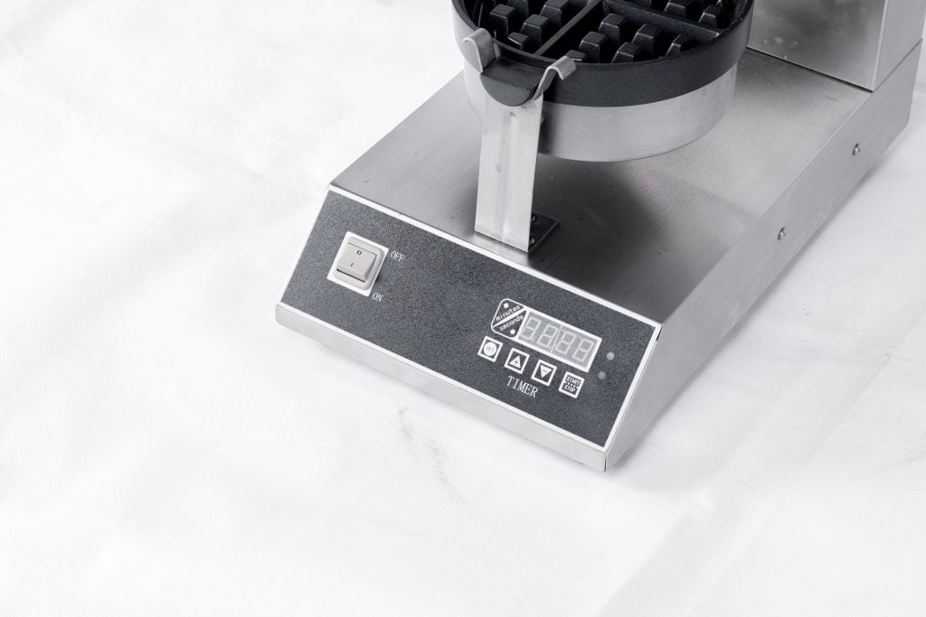 4 Pieces Grid Non-Stick Rotating Belgian Waffle Maker Machine TTS-2205E