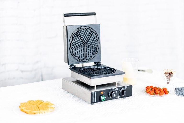 5 Pieces Heart Shape Non-Stick Commercial Waffle Machine