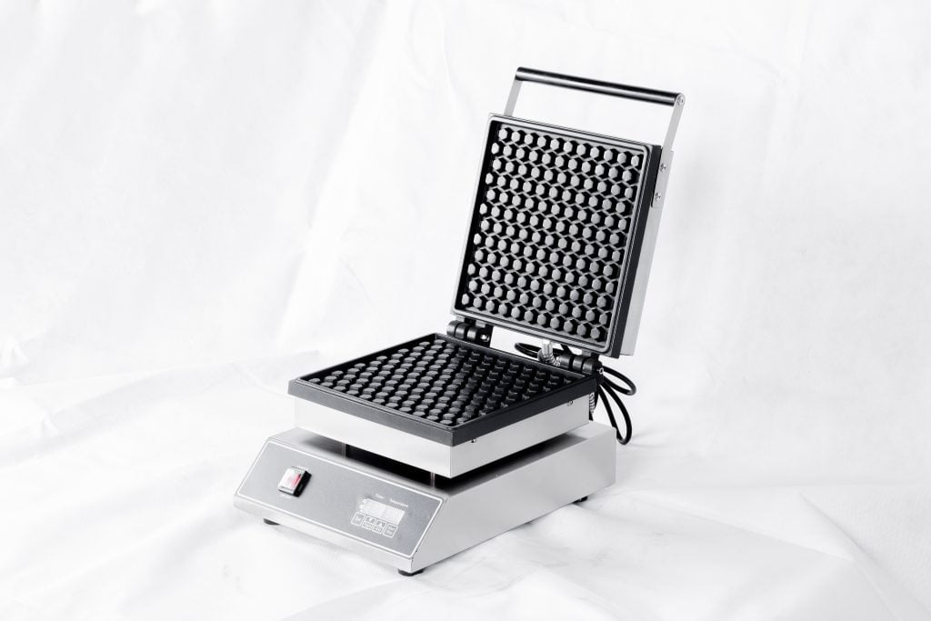 Non-Stick Square Shape Commercial Honeycomb Belgian Waffle Maker TTS-001 Non-Stick Square Shape Commercial Honeycomb Belgian Waffle Maker TTS-001 - Opening Waffle Maker Side View