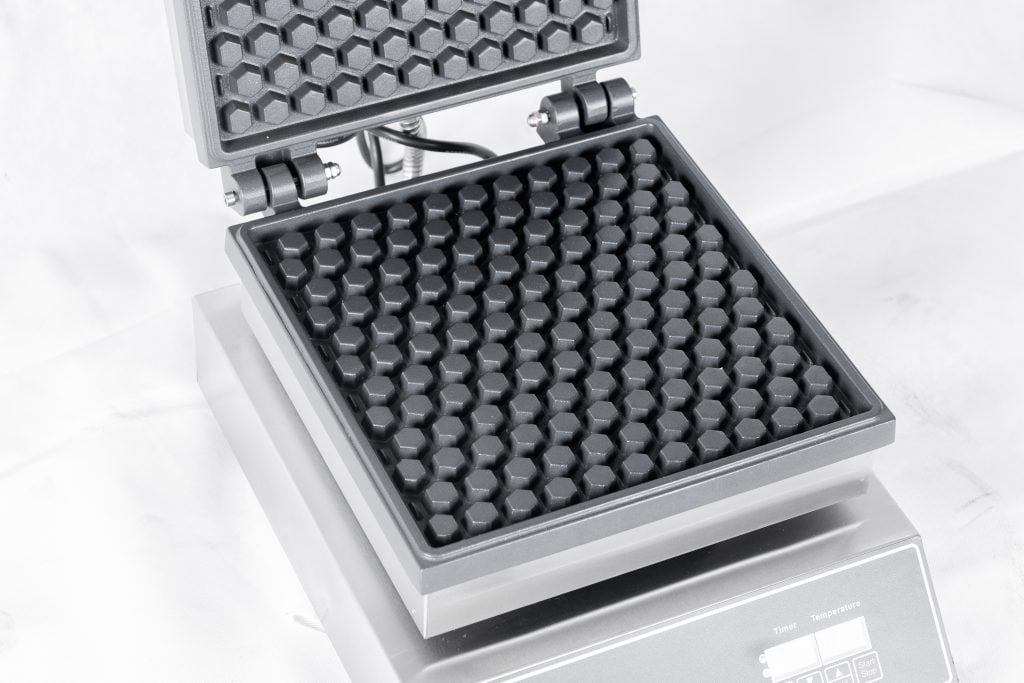 Non-Stick Square Shape Commercial Honeycomb Belgian Waffle Maker TTS-001 Non-Stick Square Shape Commercial Honeycomb Belgian Waffle Maker TTS-001 - Opening Waffle Maker Side View