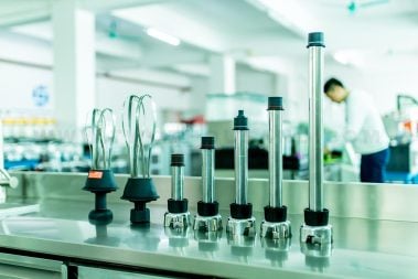 electric hand blender