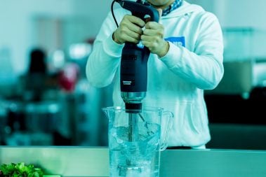 electric hand blender