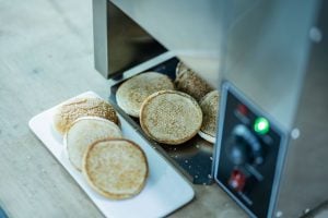 Stainless Vertical Contact Bun Toaster TT-CT10