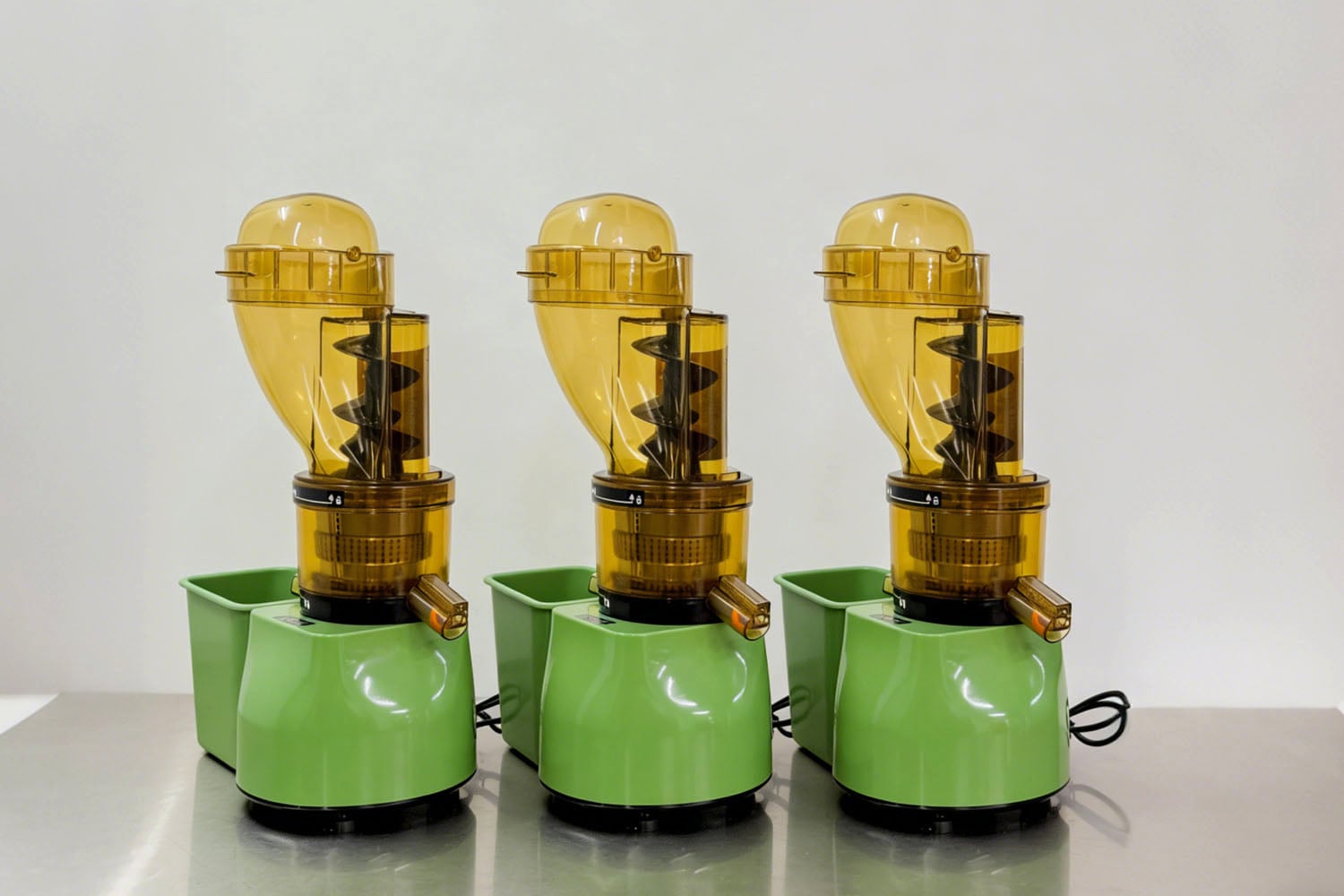 Cold Press Juicer TT-J200B - Compact size