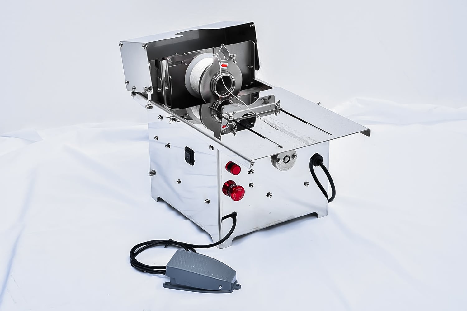 Sausage tying machine Sausage tying machine